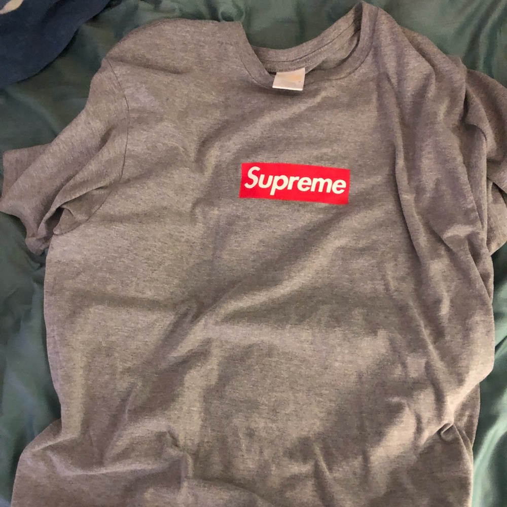 Supreme red on grey box logo tee size xl Yeezy